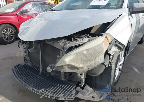 2015 Toyota Corolla Le z USA, uszkodzony, nr VIN 2T1BURHE7FC273162